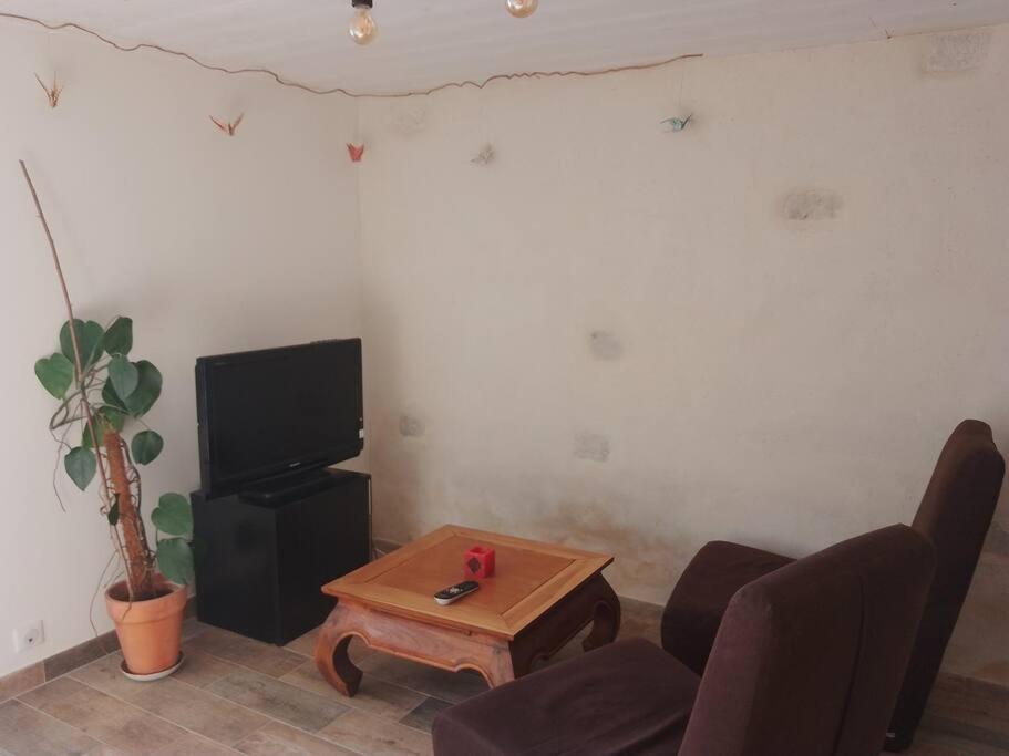 Logement Renove Proche Foret Baud Ngoại thất bức ảnh